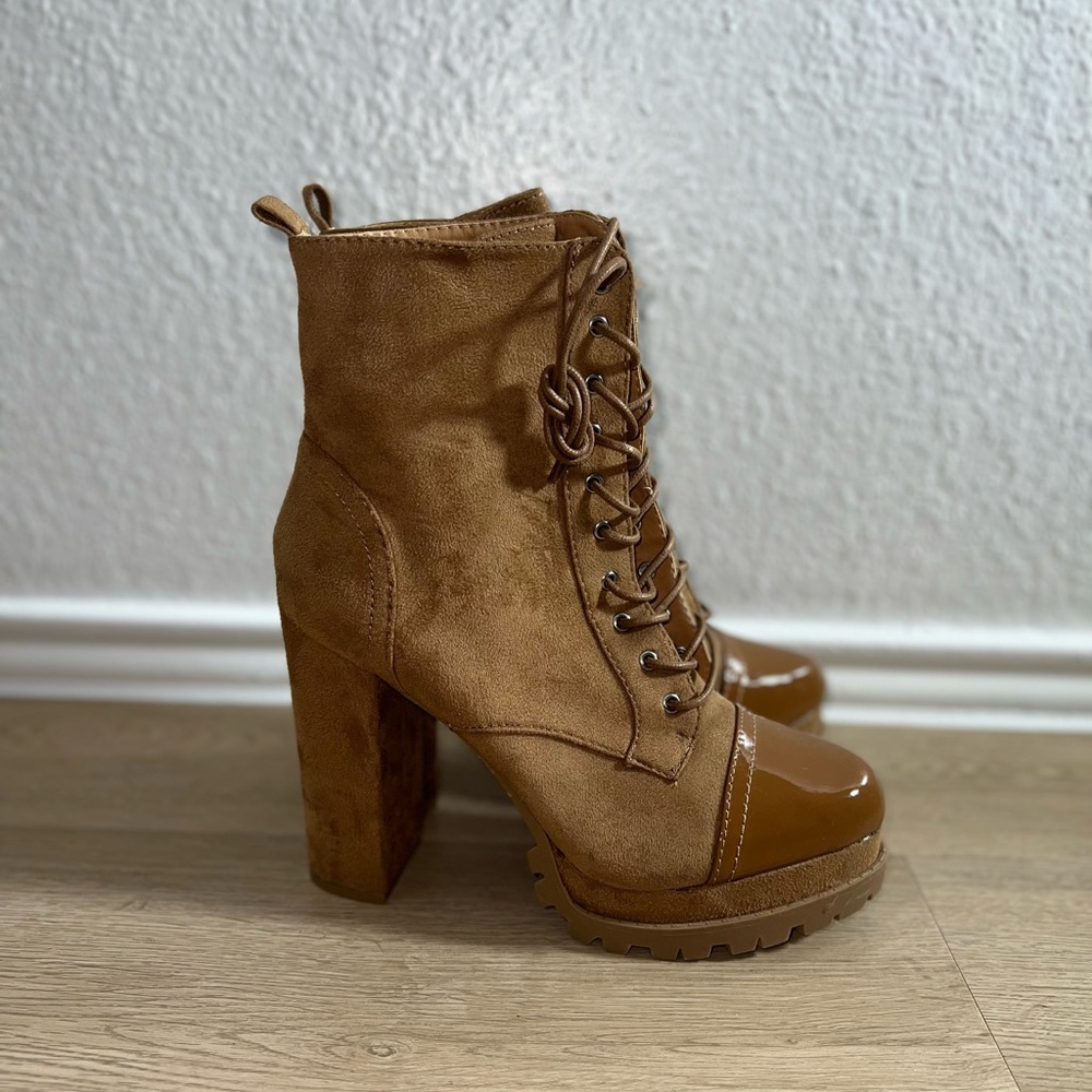 Women's Tan Lace-Up Ankle Boots